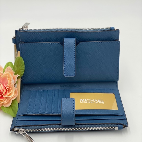 MICHAEL KORS LARGE DOUBLE ZIP WRISTLET WAllet Teal Color - Picture 13 of 16